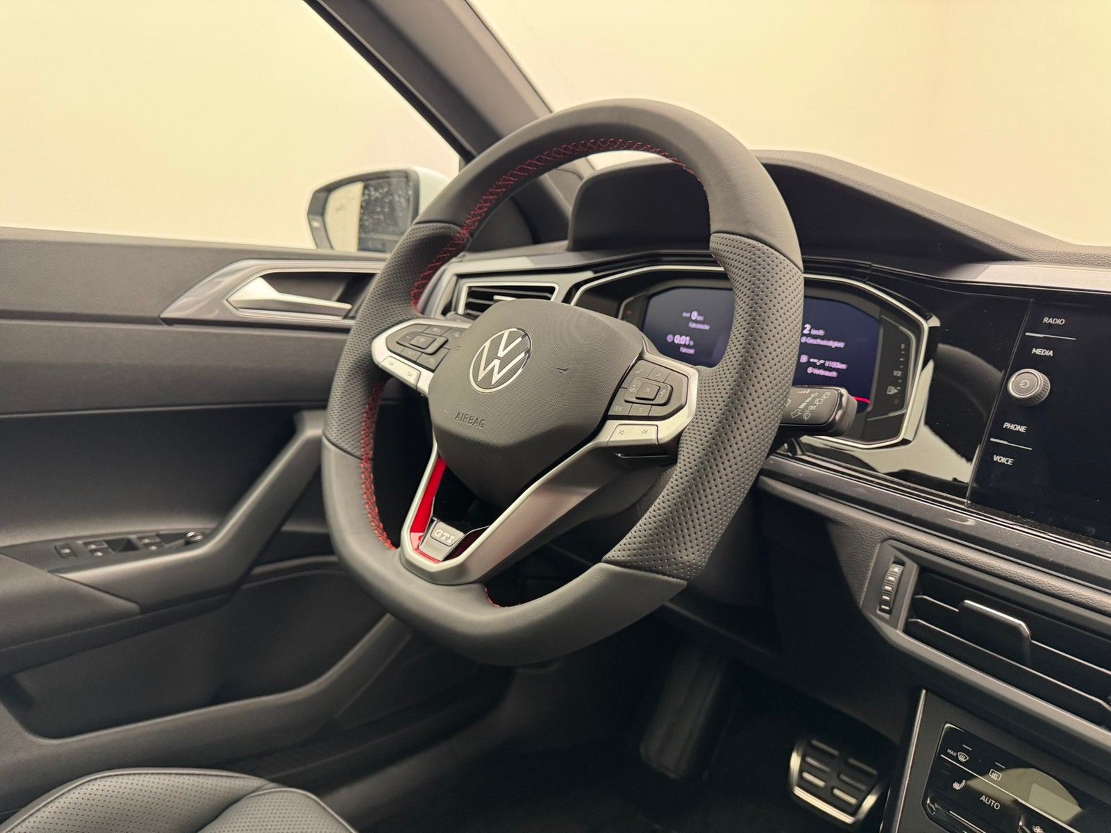 Volkswagen Polo GTI DSG IQ.DriveLederVarennaPanoParkComfort
