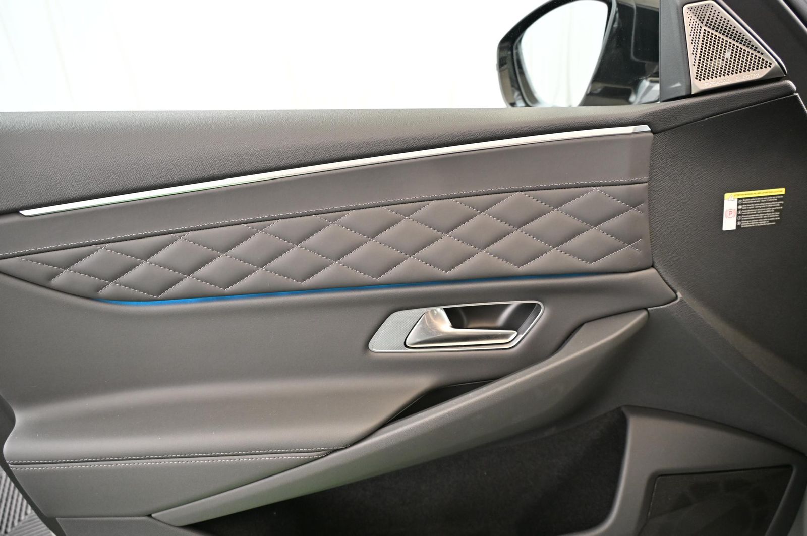 DS Automobiles DS9 1.6 E-Tense 250 RIVOLI+ UVP 68.000 EUR