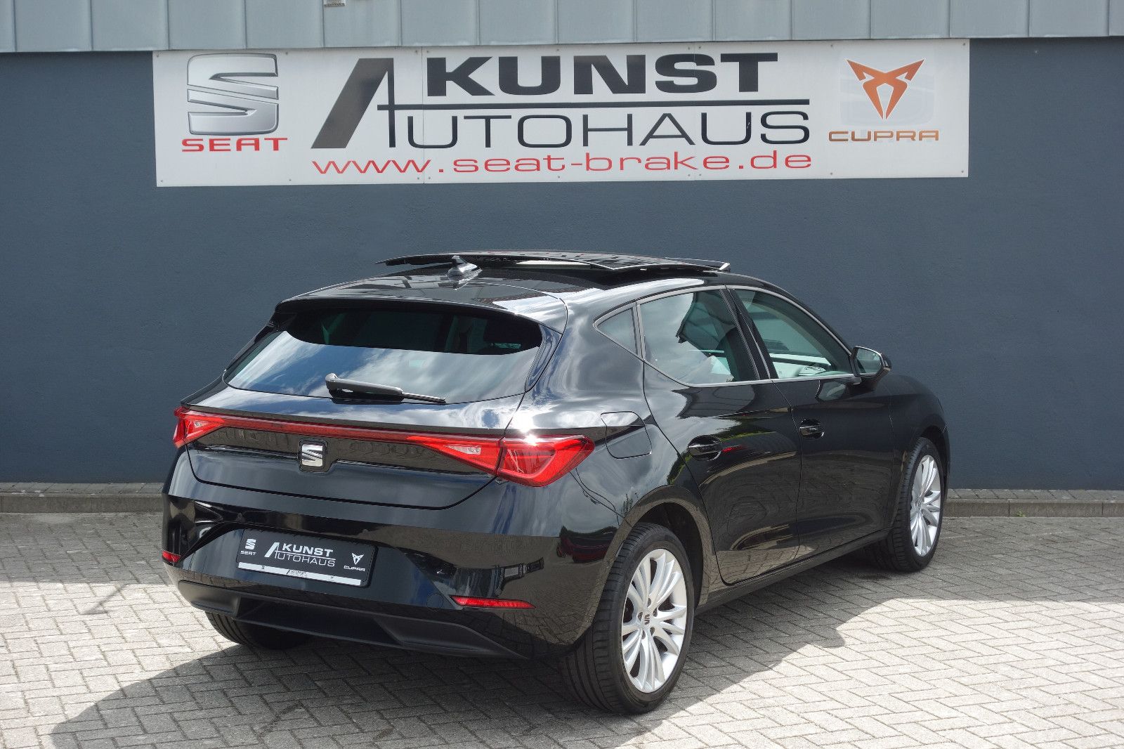 Seat Leon Style 1,0 TSI 81 kw DSG - Samsaru's Car Outlet