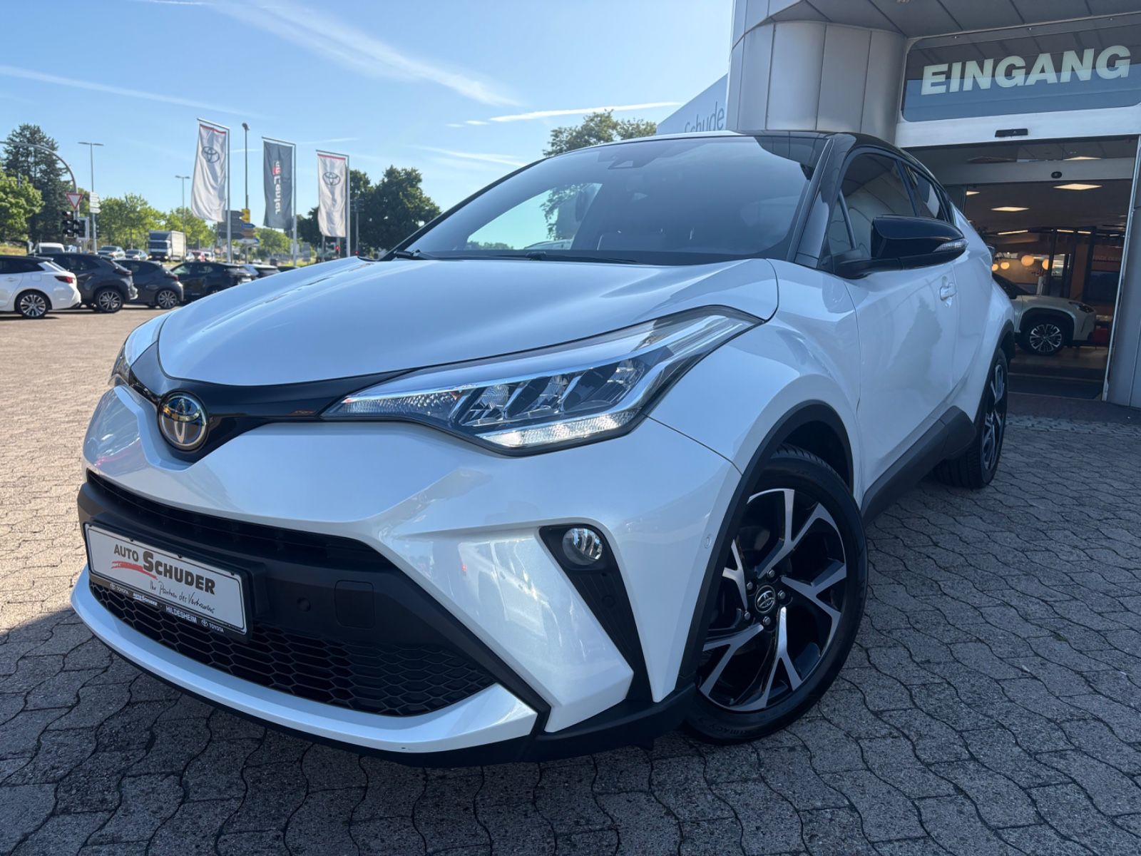 Toyota C-HR Hybrid Team - Samsaru's Car Outlet