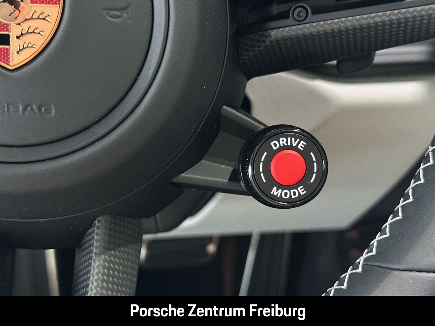 Porsche 992 911 Targa 4 GTS Burmester Sportabgasanlage