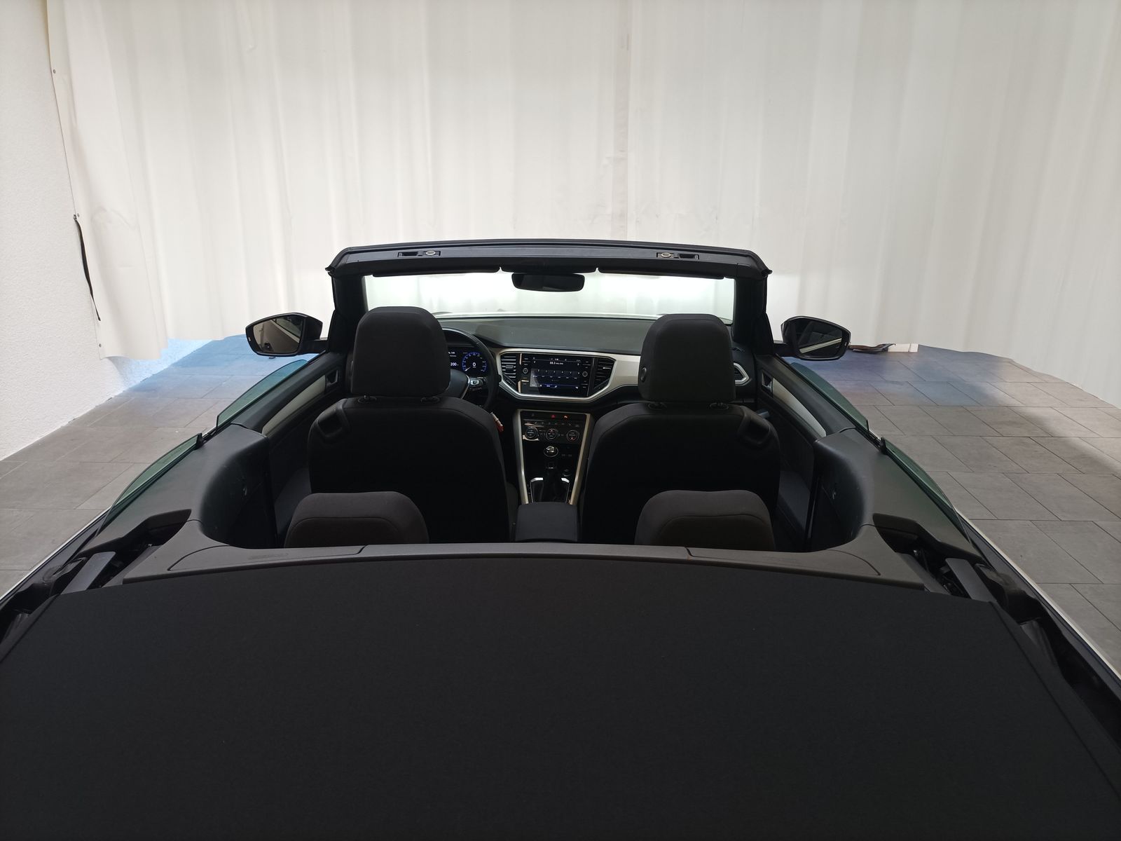 Volkswagen T-Roc 1.5 TSI Style - Samsaru's Car Outlet