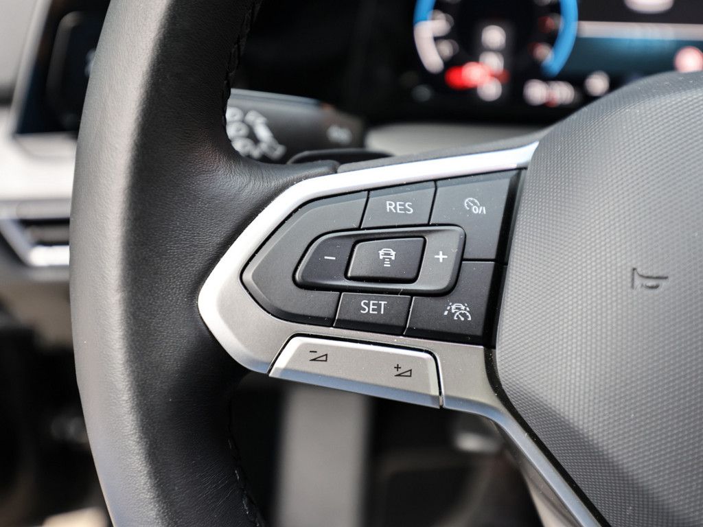 Volkswagen Golf VIII 1.5 e TSI Style DSG - Samsaru's Car Outlet