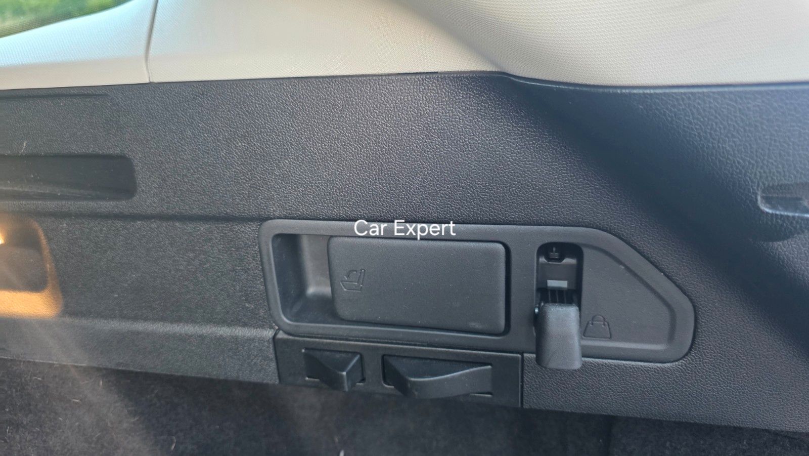Ford Focus TurnierTitanium,1Hand,8xAlu,Scheckheft,LED