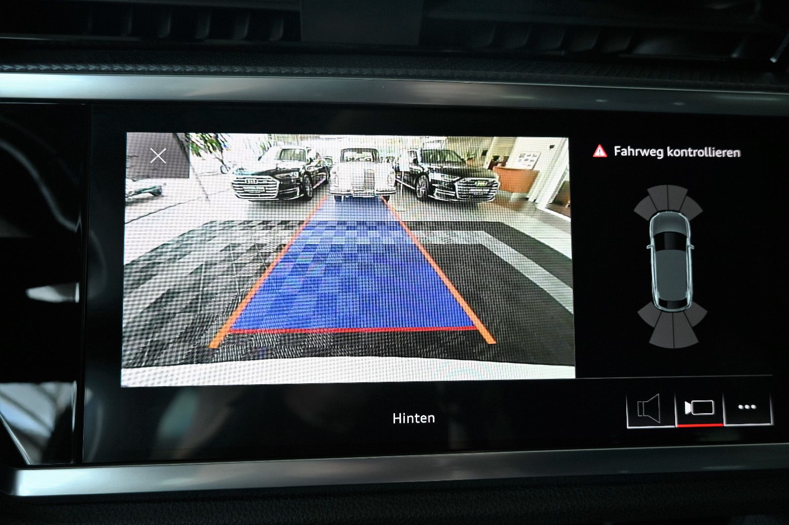 Audi Q3 SB 40 TFSI qu S-Line - Samsaru's Car Outlet
