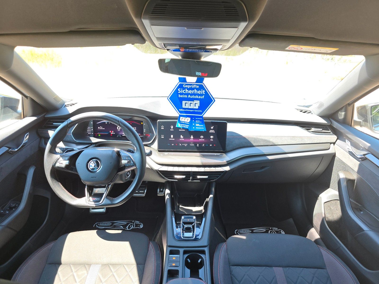 Skoda Octavia Combi RS First Edition - Samsaru's Car Outlet