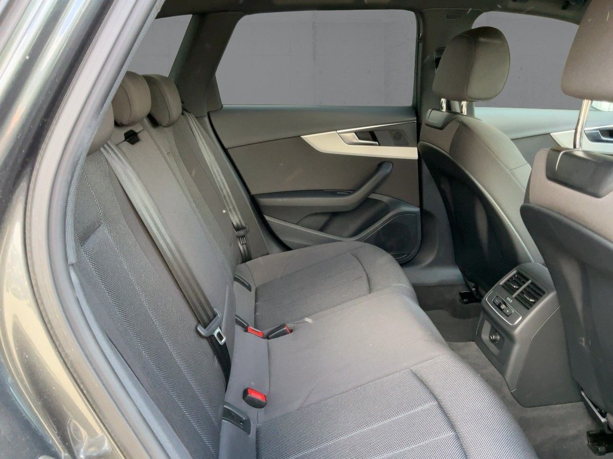 Audi A4 Avant 40 TFSI S-LINE - Samsaru's Car Outlet