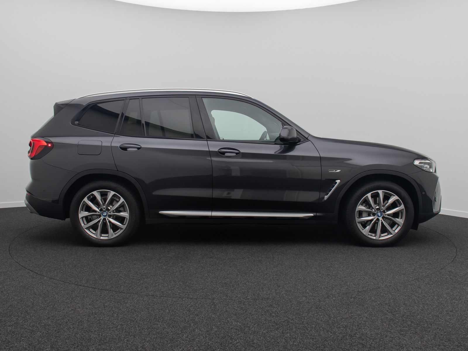 BMW X3 xD30e Kamera AHK HUD DAB Sport Panoram 19Zoll
