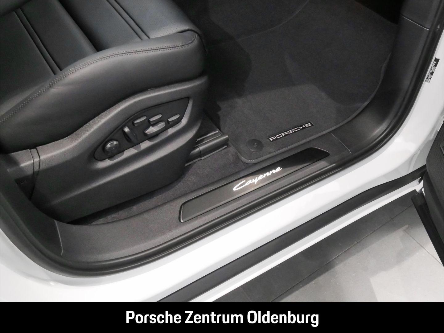 Porsche Cayenne E-Hybrid InnoDrive AHK Sportabgas 18 Weg