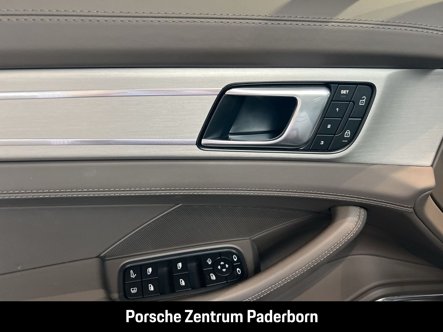 Porsche Panamera 4 E-Hybrid Sport Turismo Platinum Editi