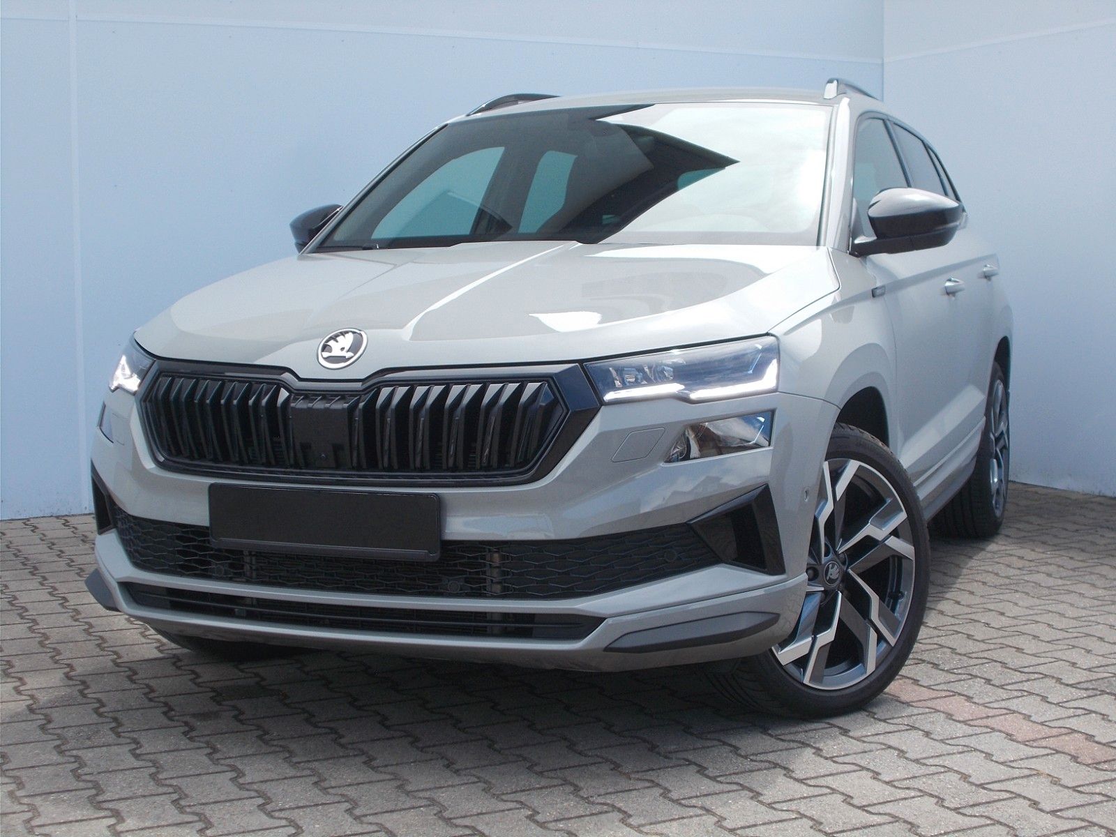 Skoda Karoq Sportline 2.0 TDI 4x4 * ACC * AHK * 360° !