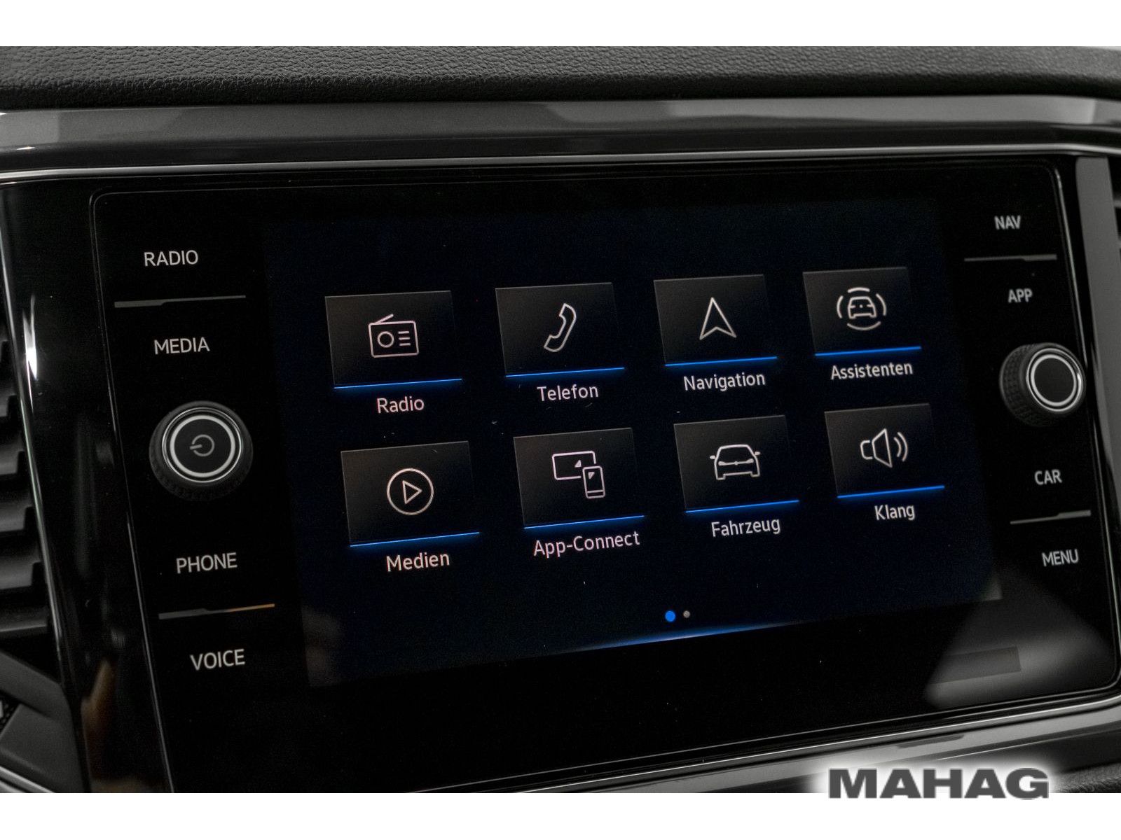 Volkswagen T-ROC 2.0 TDI SPORT - Samsaru's Car Outlet