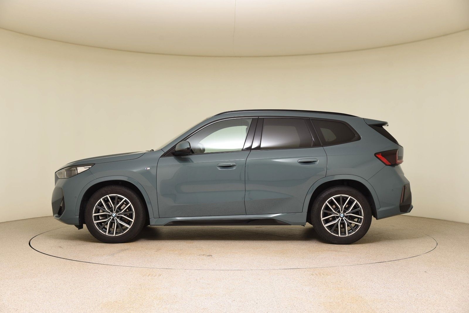 BMW X1 xDrive23d M Sportpaket - Samsaru's Car Outlet