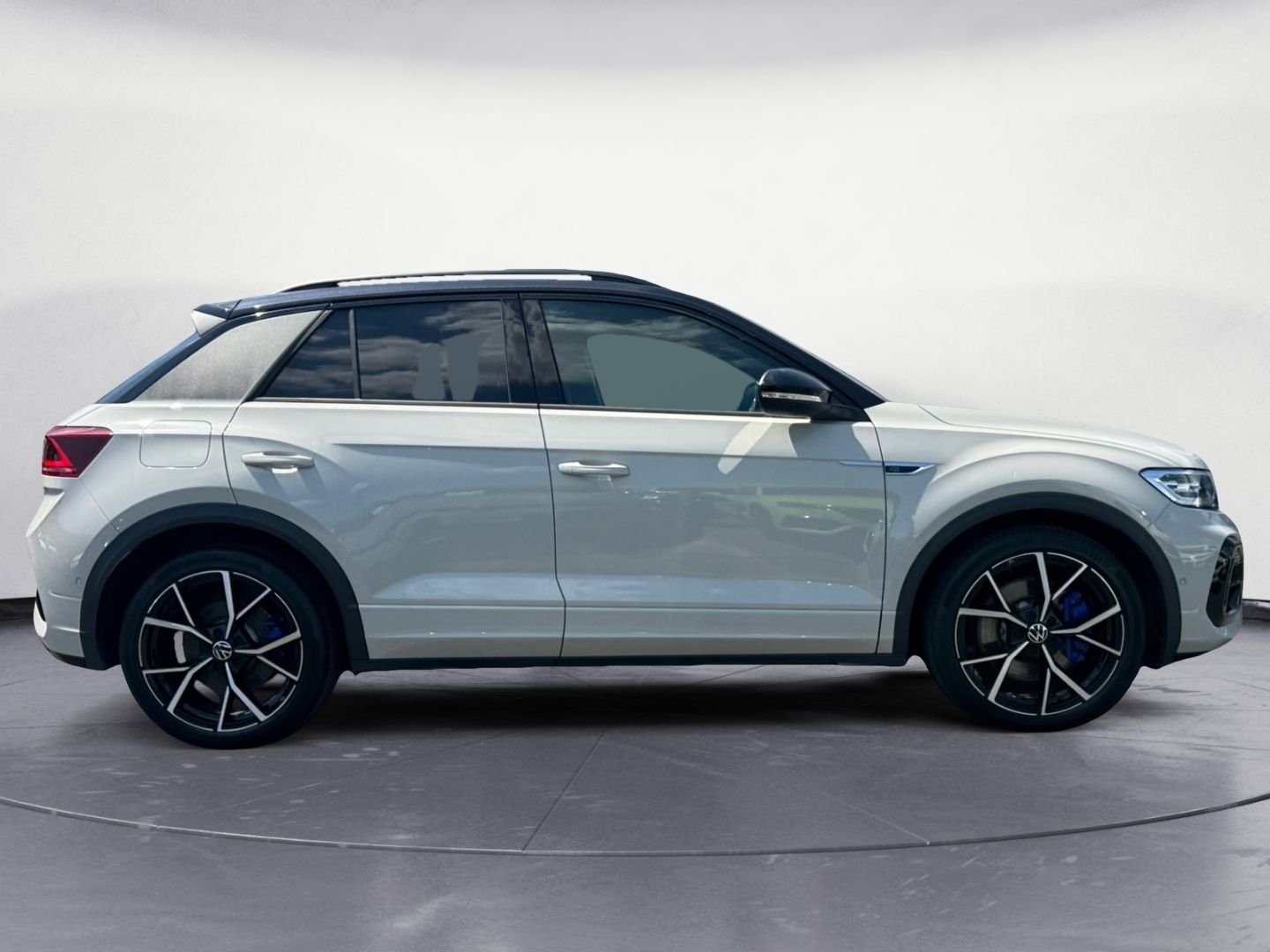 Volkswagen T-Roc R 2.0 TSI 4M - Samsaru's Car Outlet