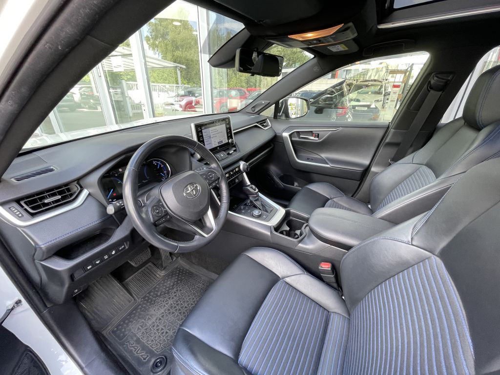 Toyota RAV 4 2.5 4x4 Hybrid Style - Samsaru's Car Outlet
