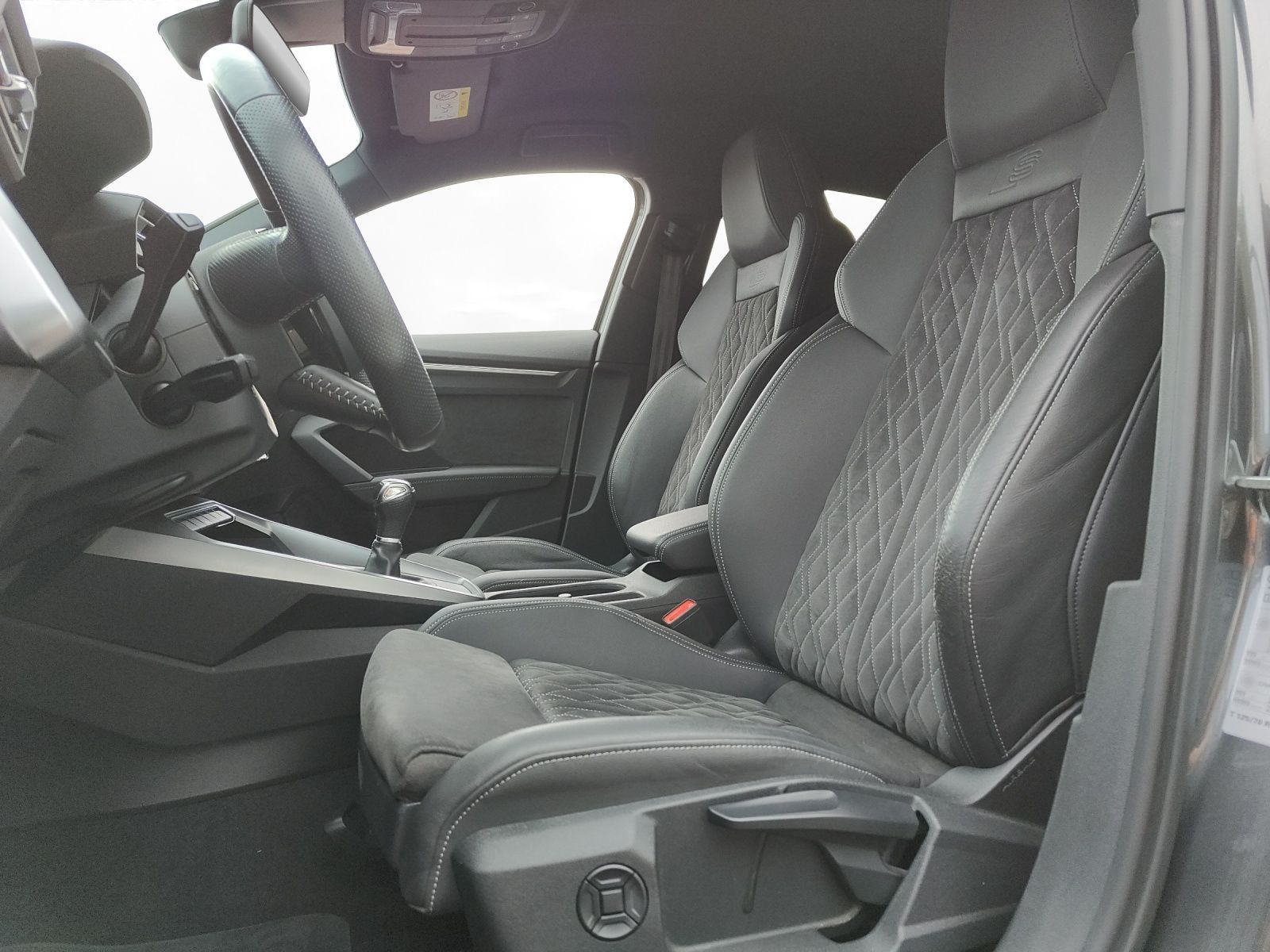 Audi A3 Sportback 35 TFSI S line - Samsaru's Car Outlet