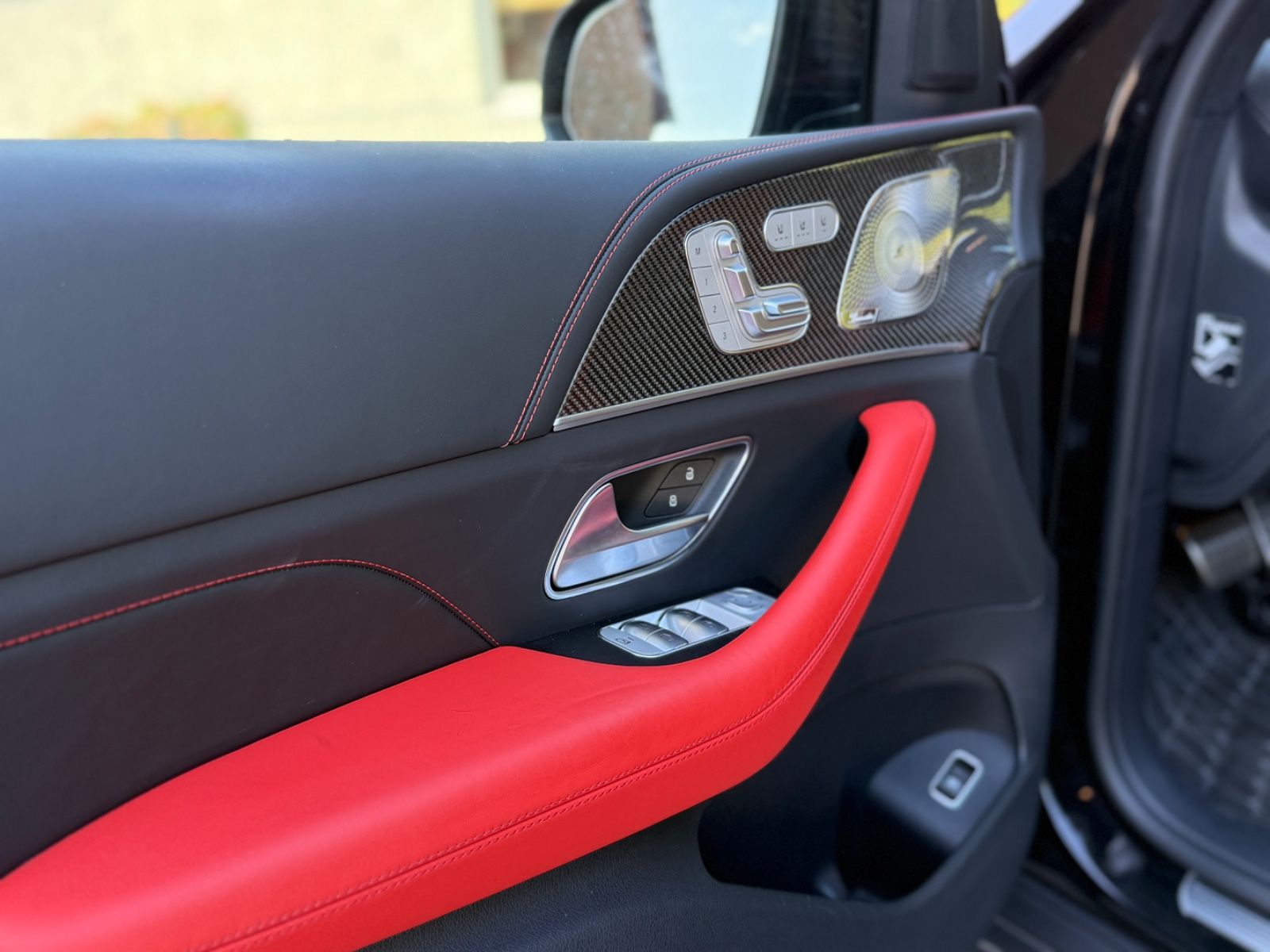 Mercedes-Benz GLE 63 AMG Black Red Seats Carbon