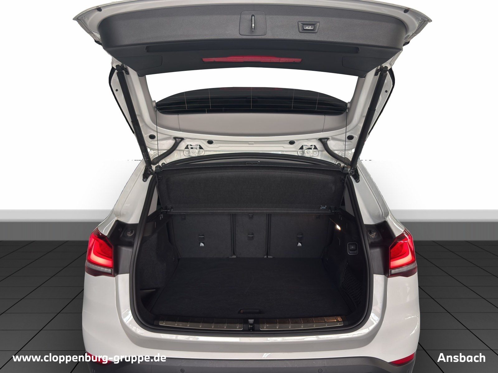 BMW X1 xDrive25e Sport Line - Samsaru's Car Outlet