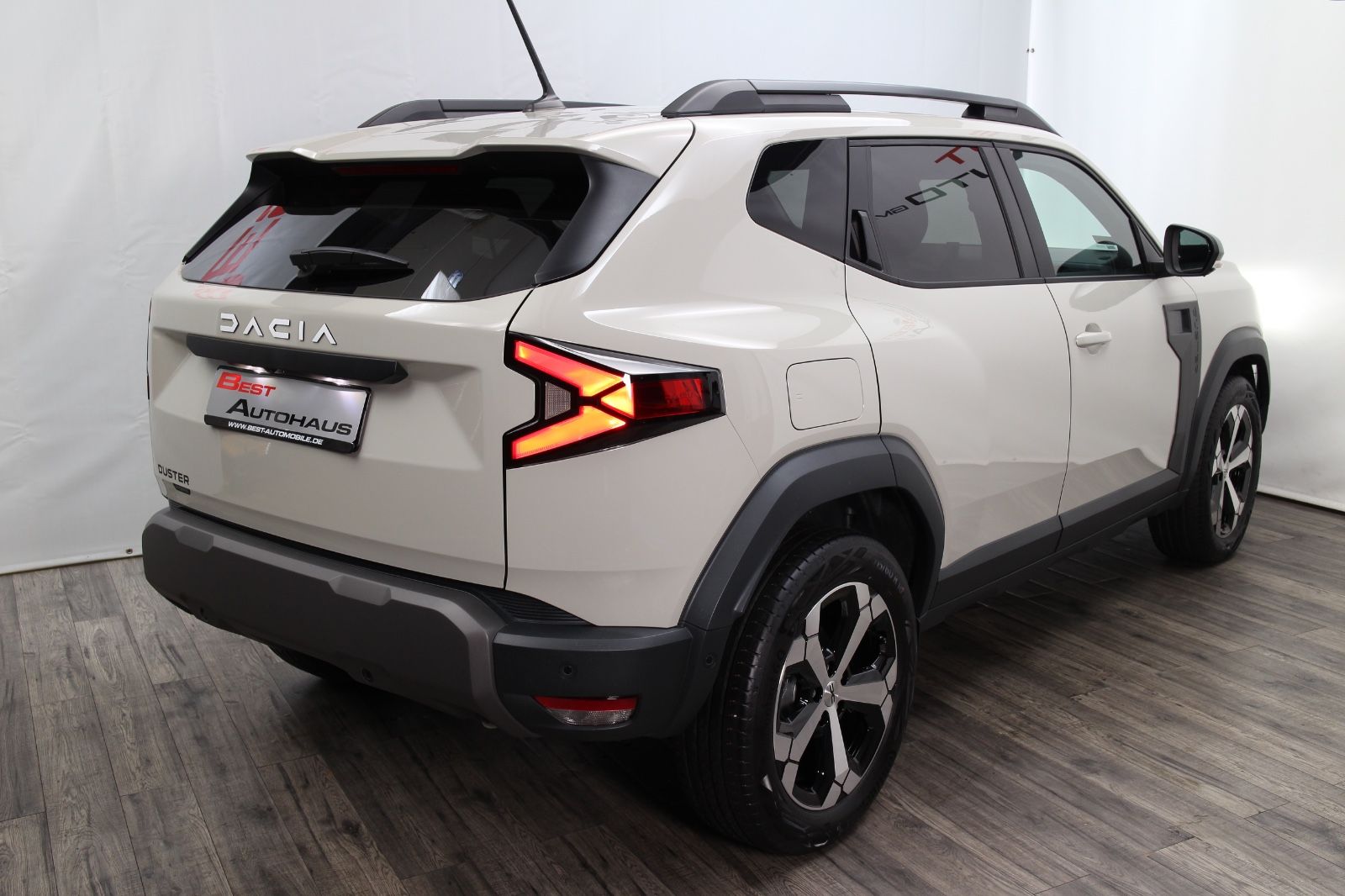 Dacia Duster III Hybrid 140 Journey - Samsaru's Car Outlet