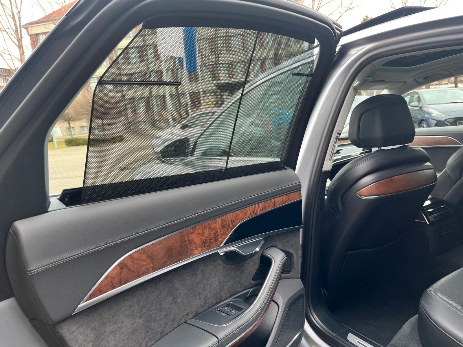 Audi A8 60 TFSI quattro - Samsaru's Car Outlet
