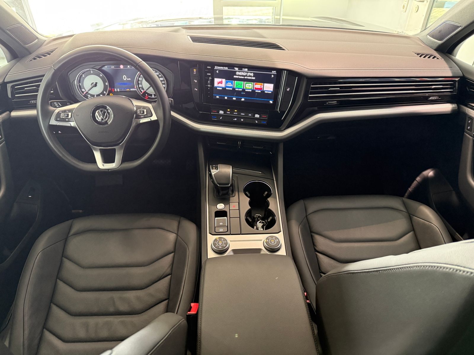Volkswagen Touareg 3.0TDI V6 4MOTION - Samsaru's Car Outlet