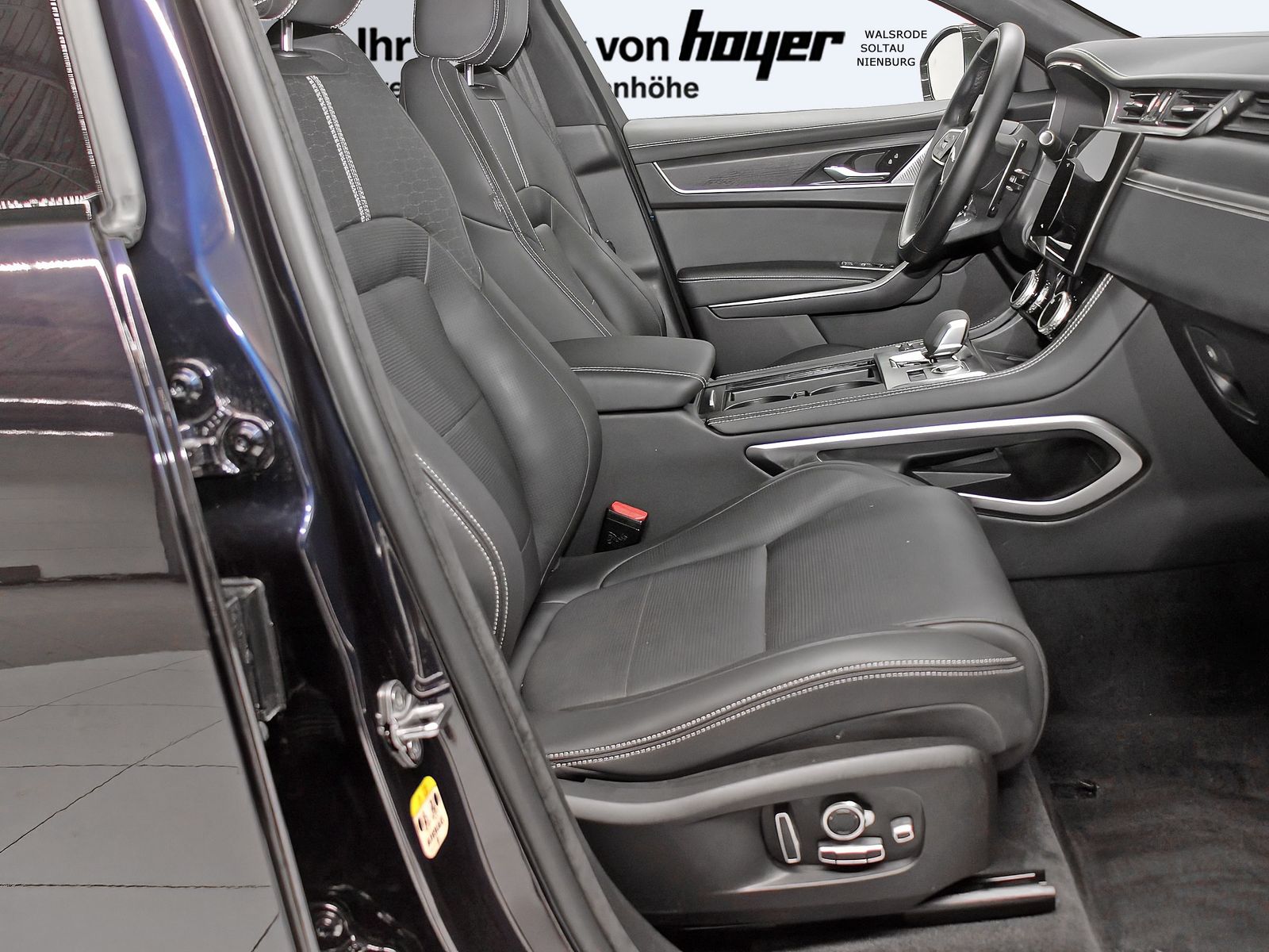 Jaguar F-Pace D300 R-Dynamic HSE AWD inkl. Winterkomple