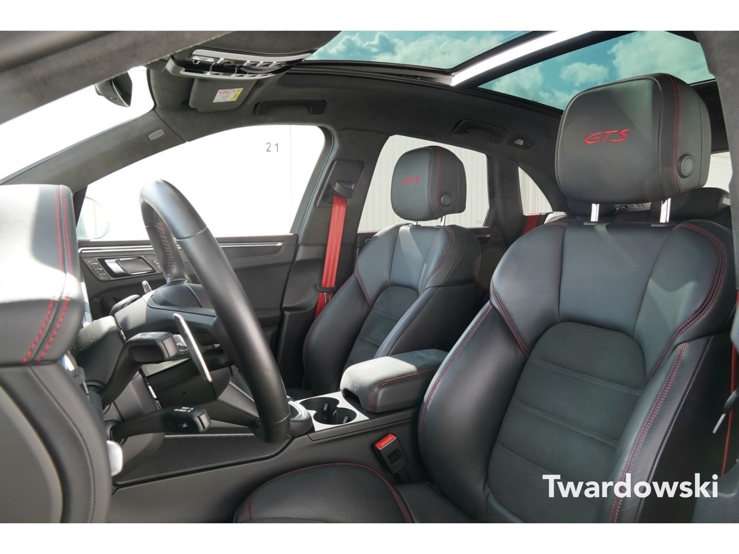 Porsche Macan GTS - Samsaru's Car Outlet