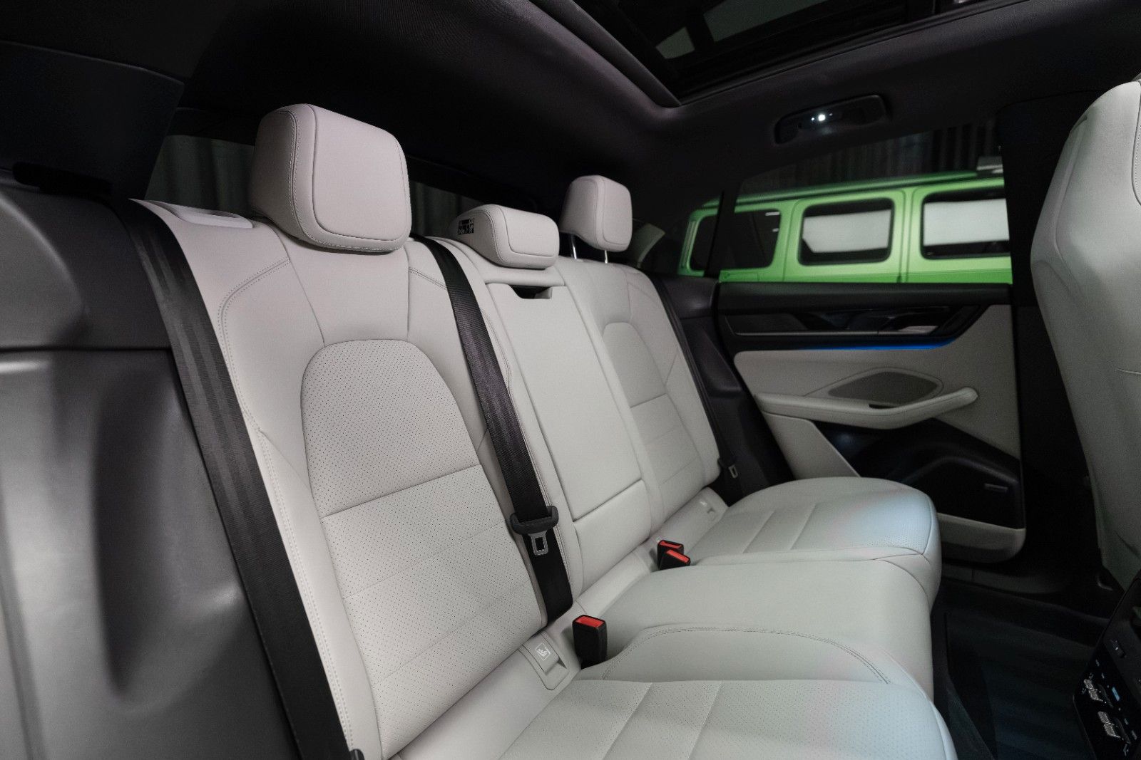 Porsche Macan Electric 4
