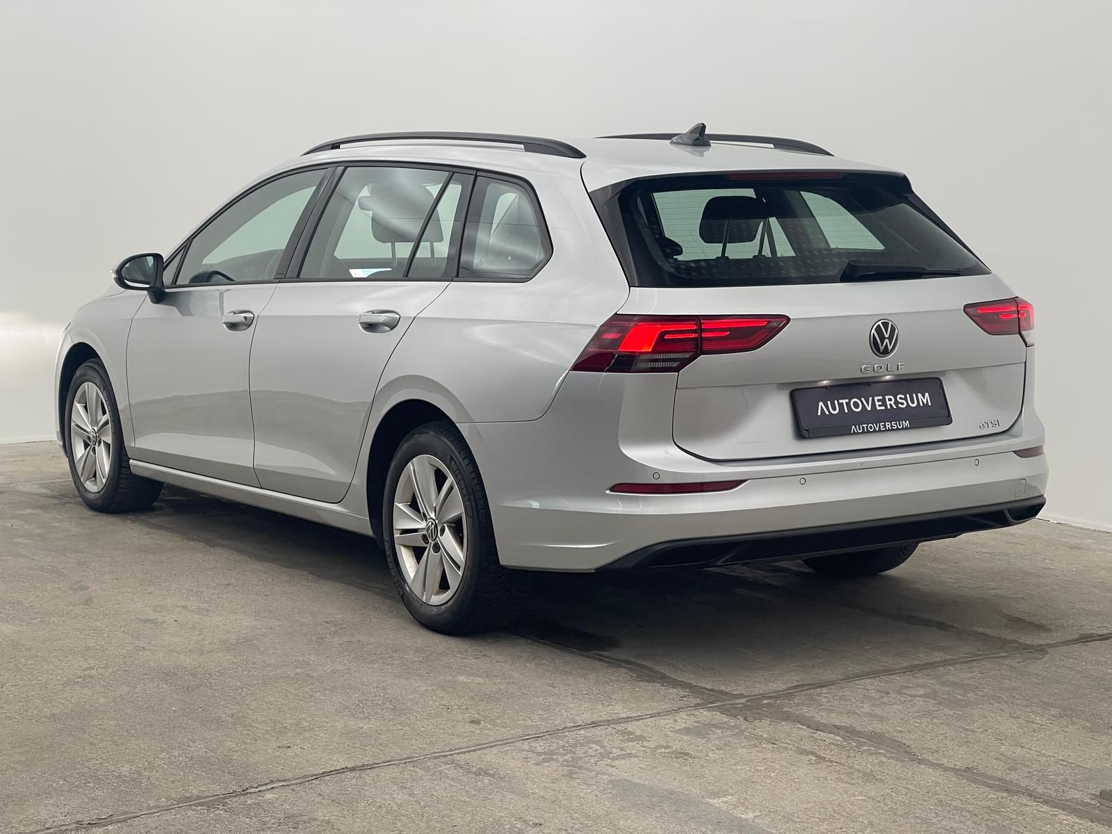 Volkswagen Golf 1.0 eTSI Life - Samsaru's Car Outlet