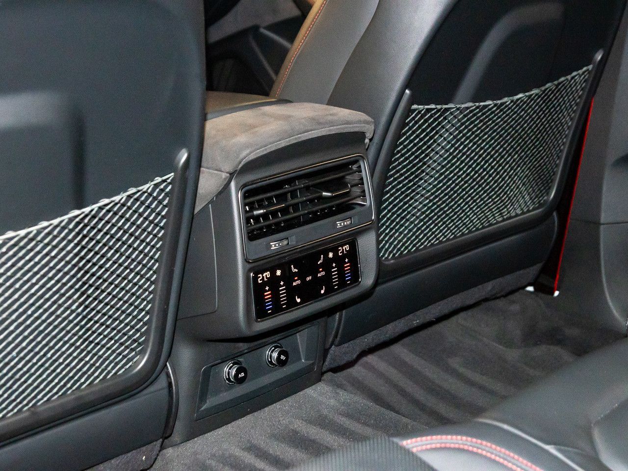 Audi RS Q8 4.0 TFSI quattro Dynamik plus Akrapovic