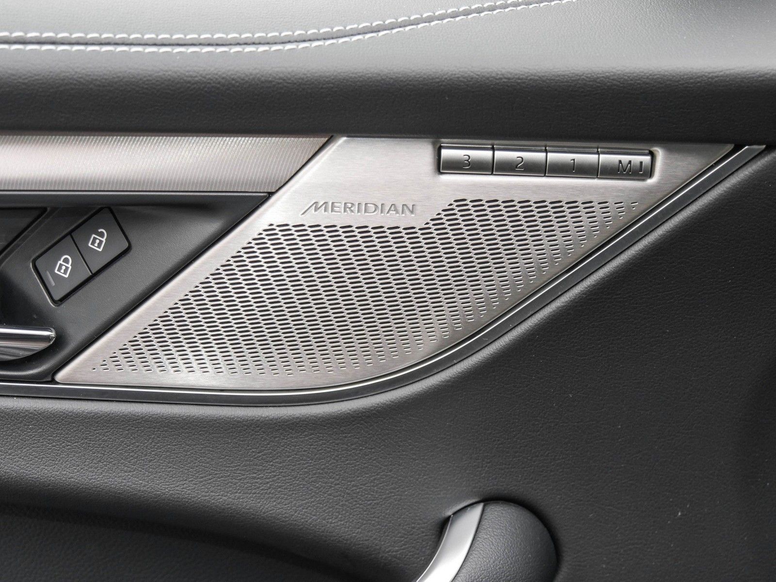 Jaguar F-PACE D300 R-Dynamic SE 90th Anniversary Editio