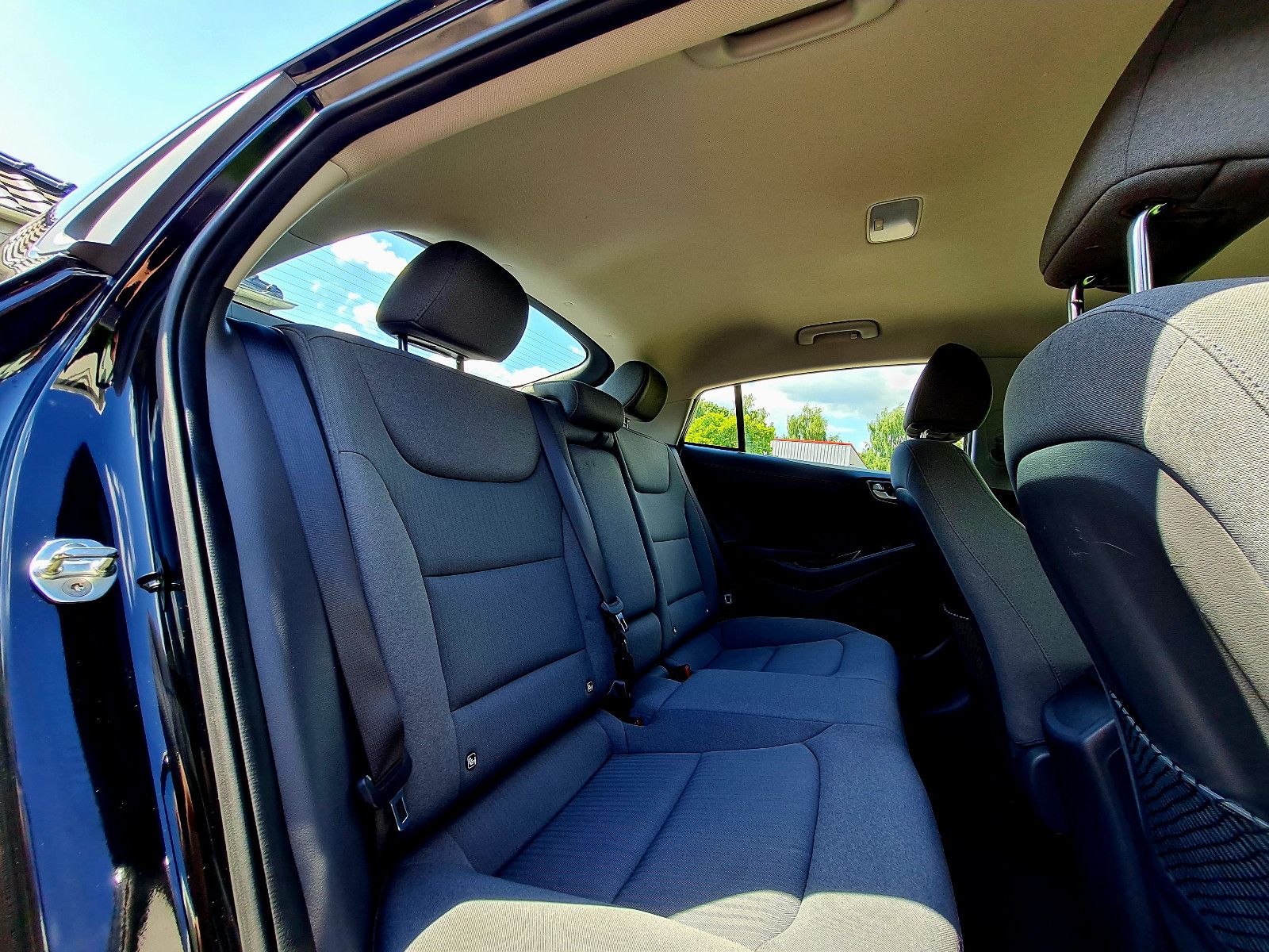 Hyundai IONIQ Elektro - Samsaru's Car Outlet