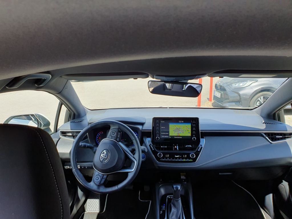 Toyota Corolla 2.0 Hybrid - Samsaru's Car Outlet