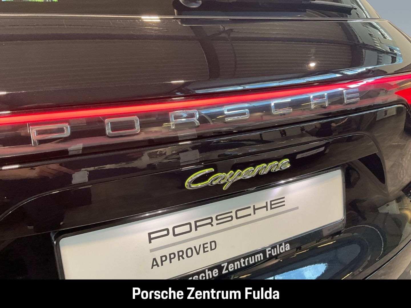 Porsche Cayenne E-Hybrid BOSE Panoramadach LED-Matrix