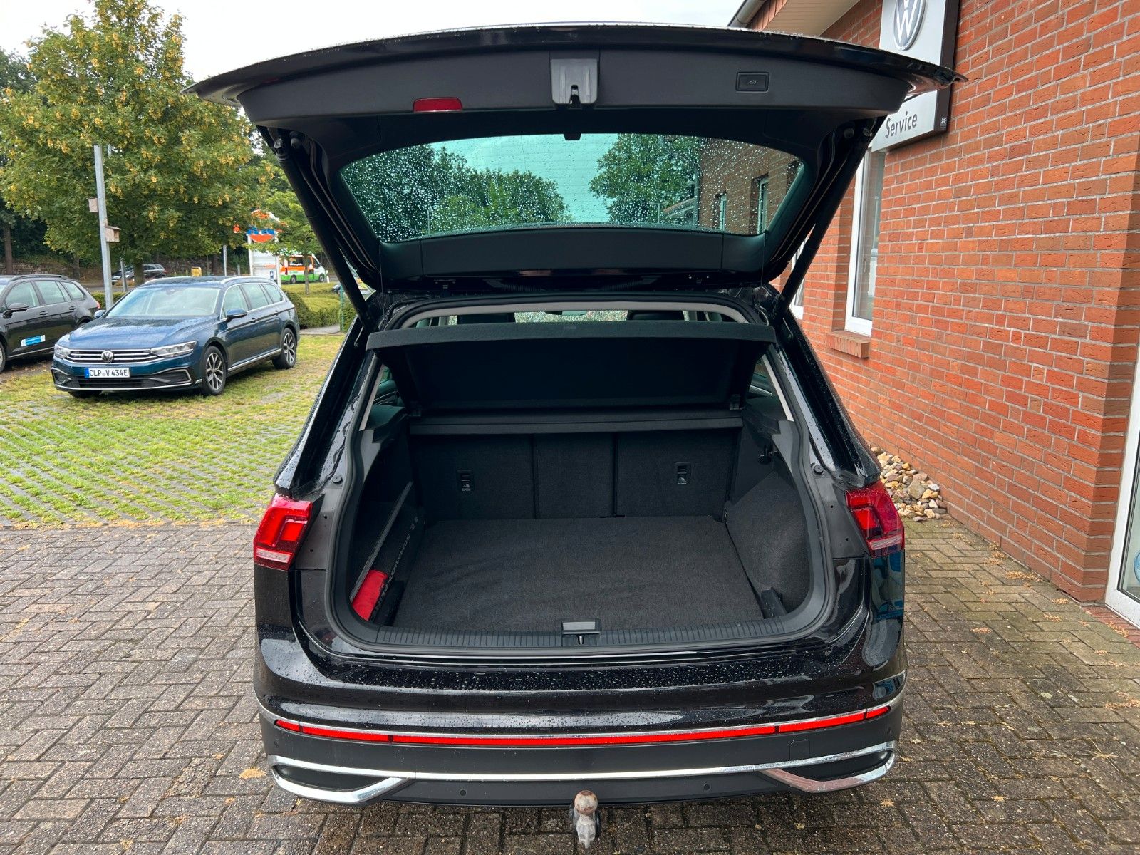 Volkswagen Tiguan Elegance TDi DSG - Samsaru's Car Outlet