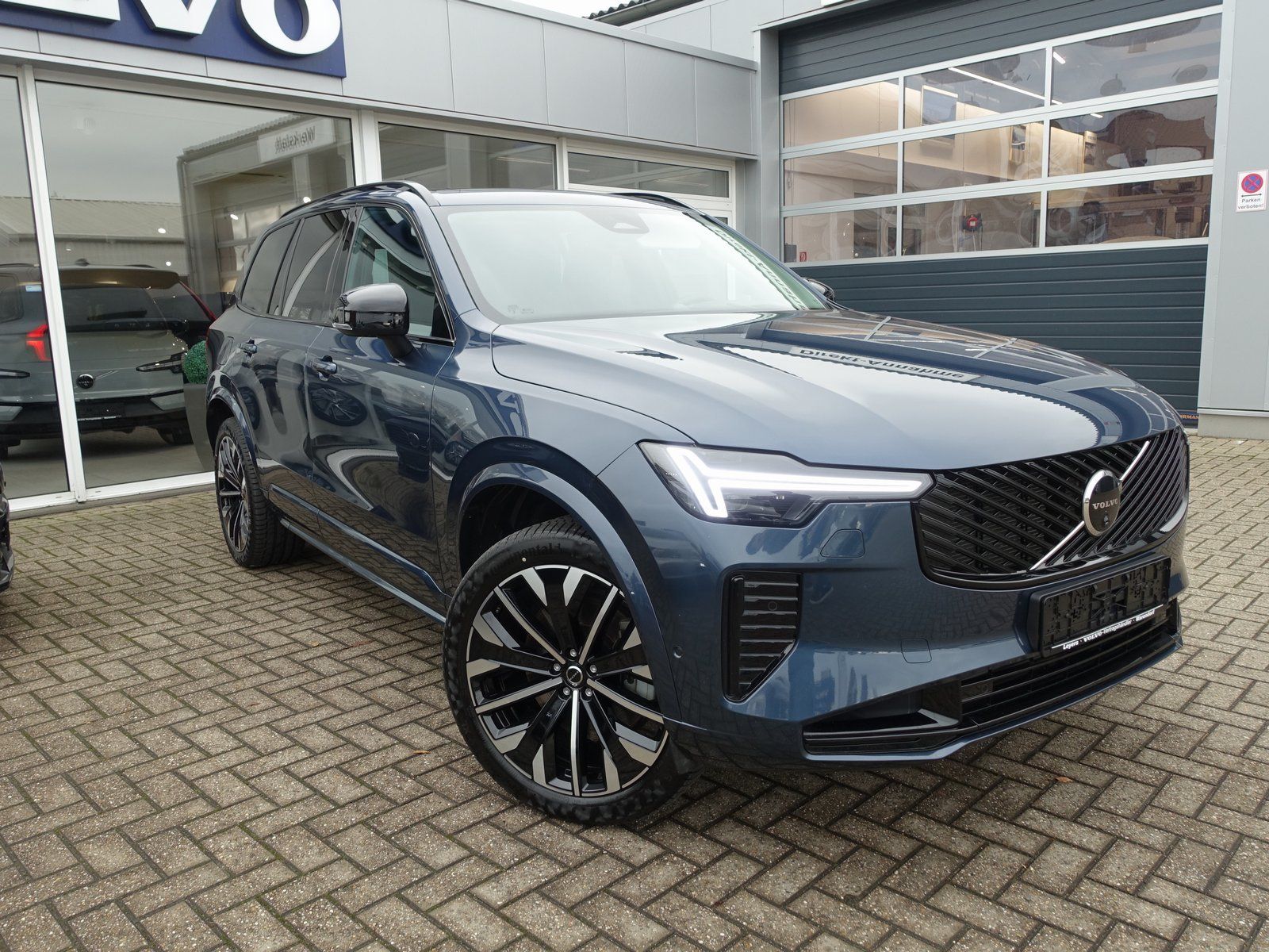 Volvo XC90 Plus T8 AWD/B&W/HeadUP/Pano/360°/FourC/AHK