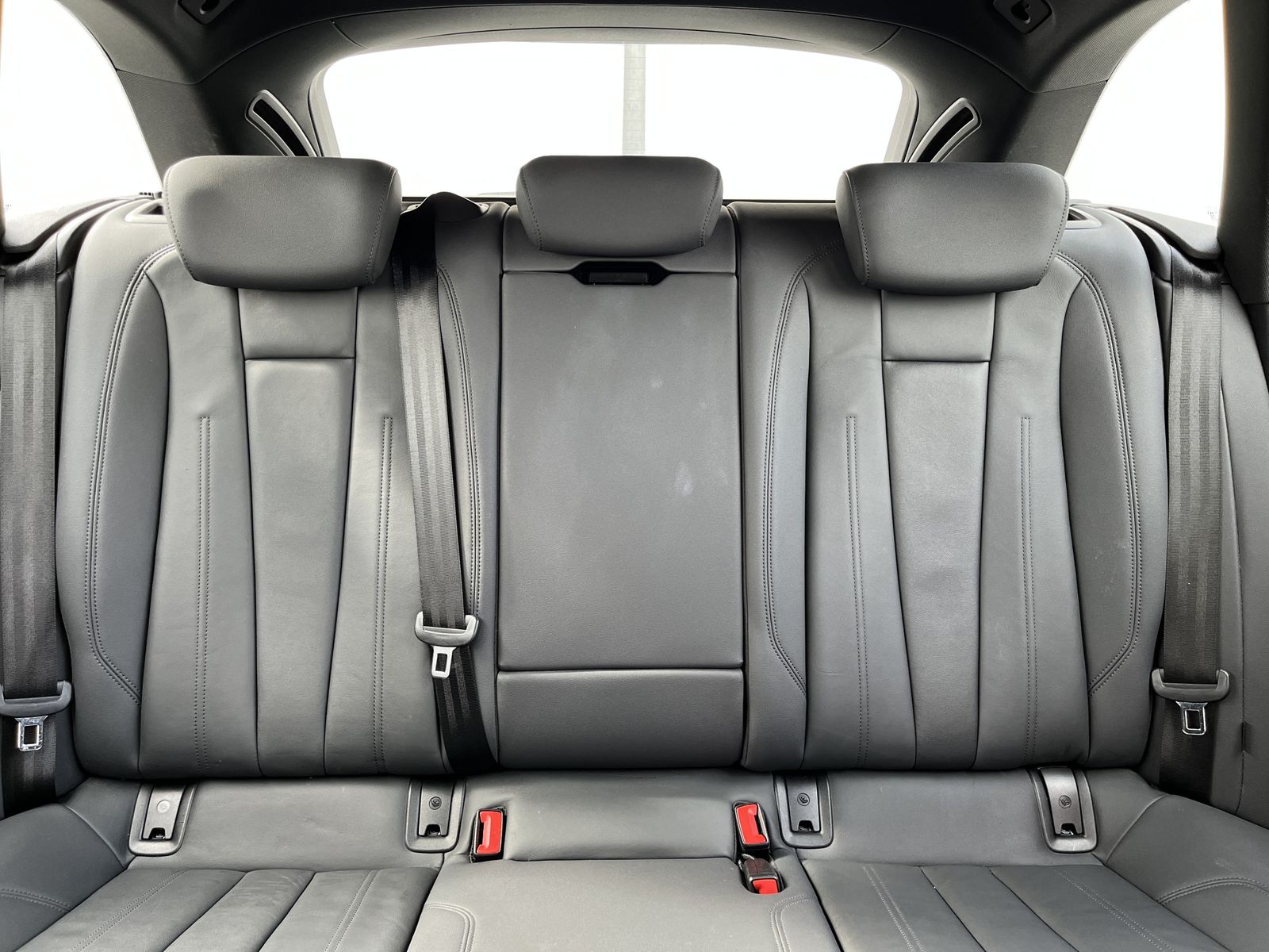 Audi A4 Avant 40 2.0 TDI S-Line - Samsaru's Car Outlet
