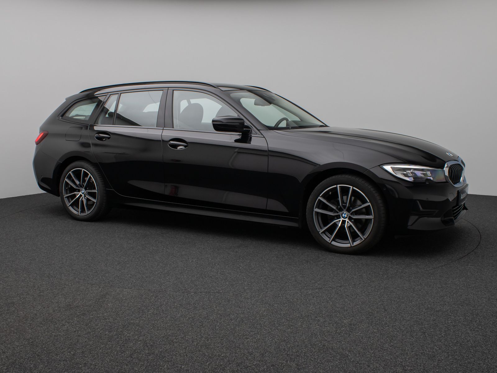 BMW 320d xD Sport Line - Samsaru's Car Outlet