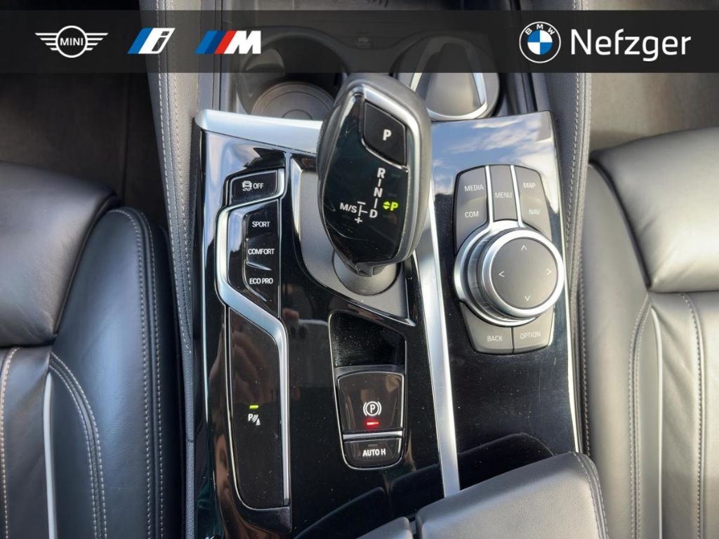 BMW 540 i xDrive Touring M Sport Head-Up Park-Assist