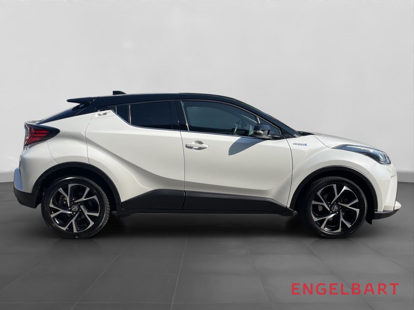 Toyota C-HR 1.8 Hybrid Lounge - Samsaru's Car Outlet
