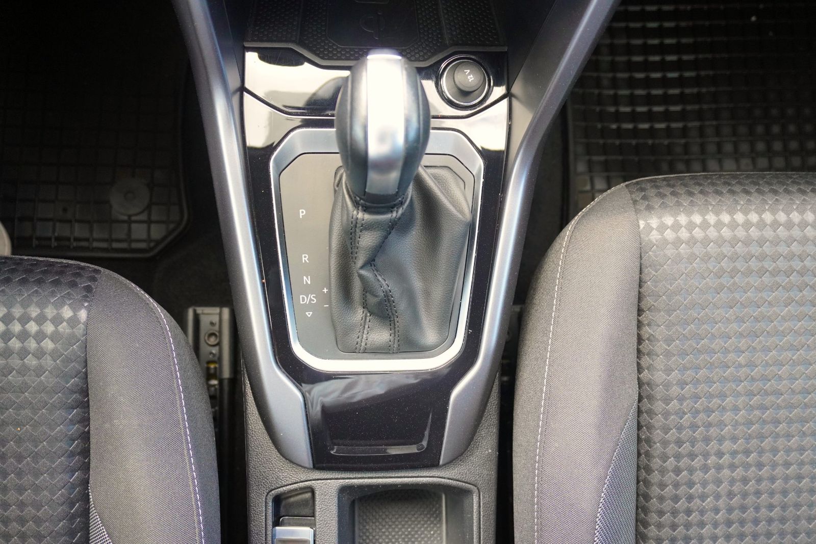 Volkswagen T-Roc 2.0 TDI Active - Samsaru's Car Outlet
