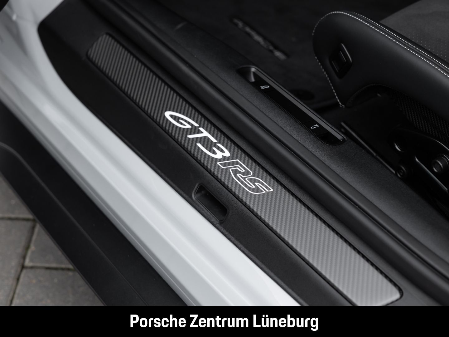 Porsche 992 911 GT3 RS - Samsaru's Car Outlet