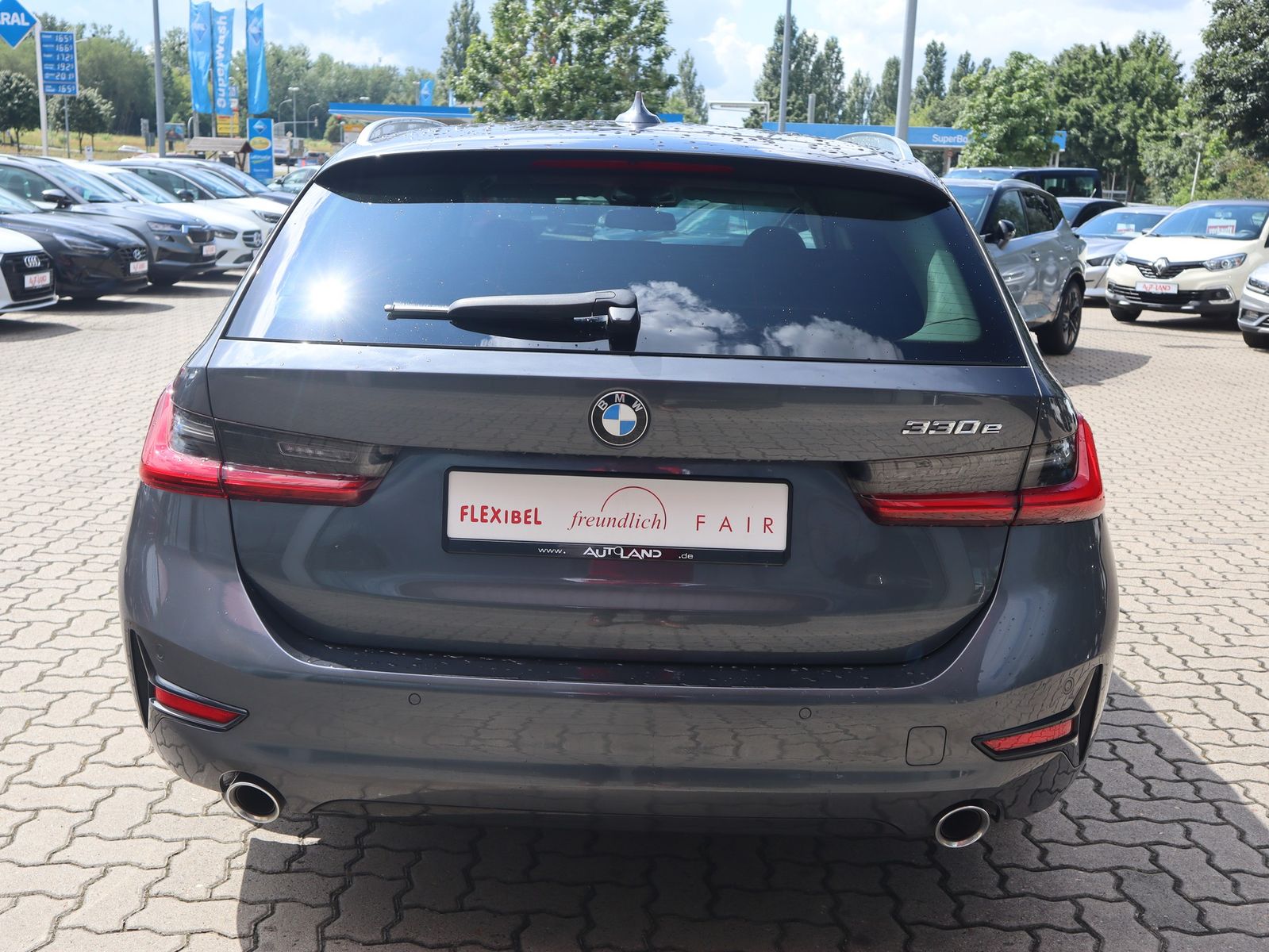BMW 330e Touring Sport Line - Samsaru's Car Outlet