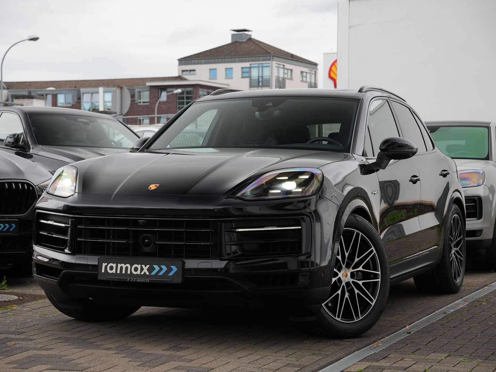 Porsche E-Hybrid MY24-INNODRIVE-ACC-LUFTF.-PANO-BOSE-RS
