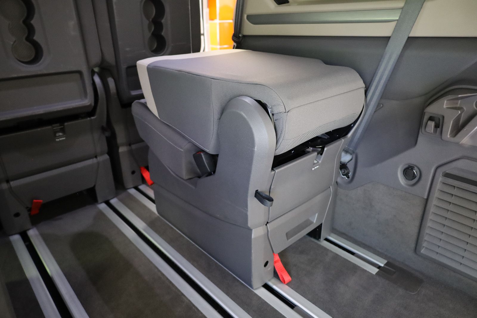 Volkswagen T7 2.0 TDI Multivan Edition - Samsaru's Car Outlet
