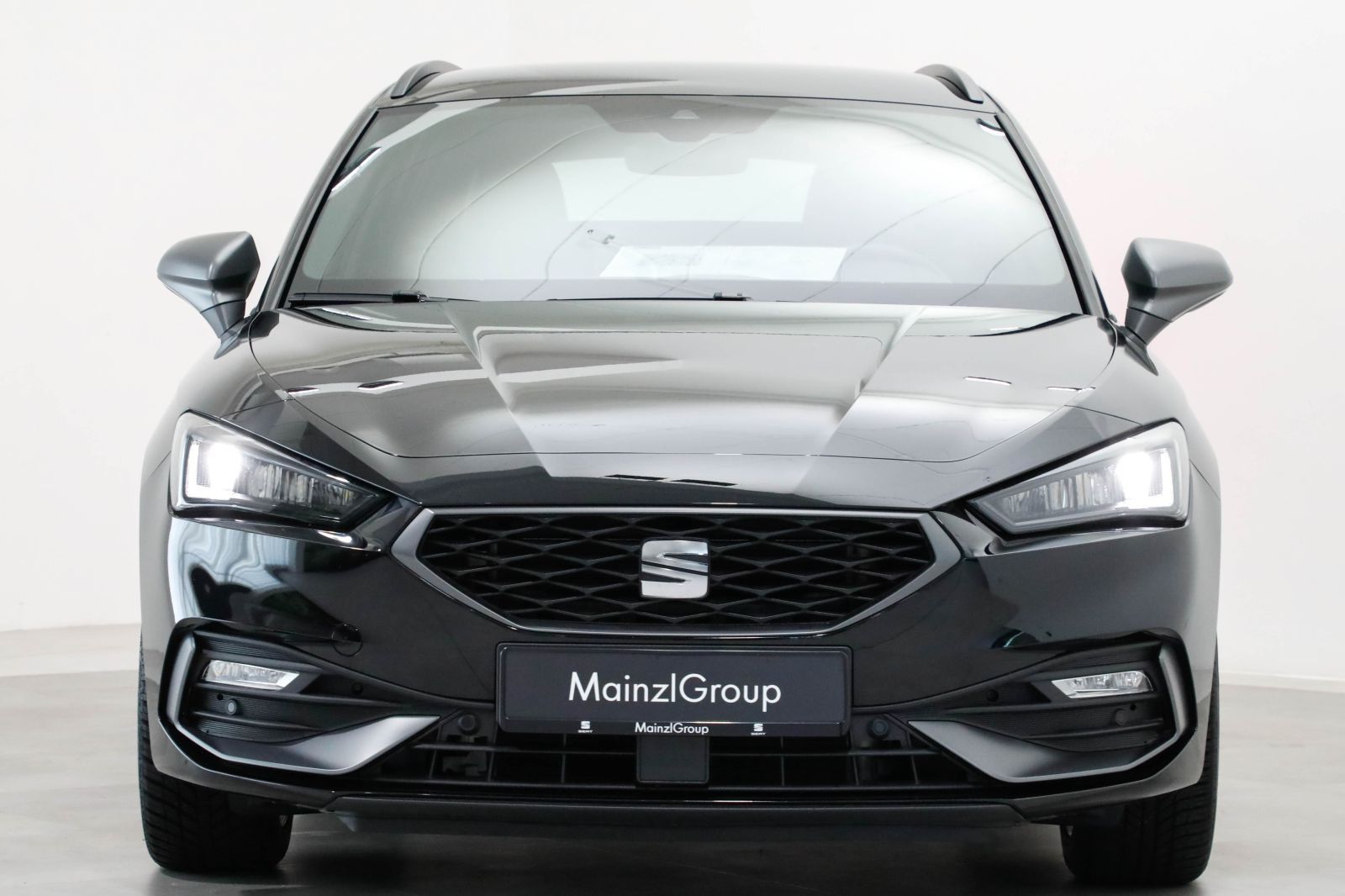 Seat Leon ST 2.0 TDI DSG FR AHK Navi Kamera ACC LED