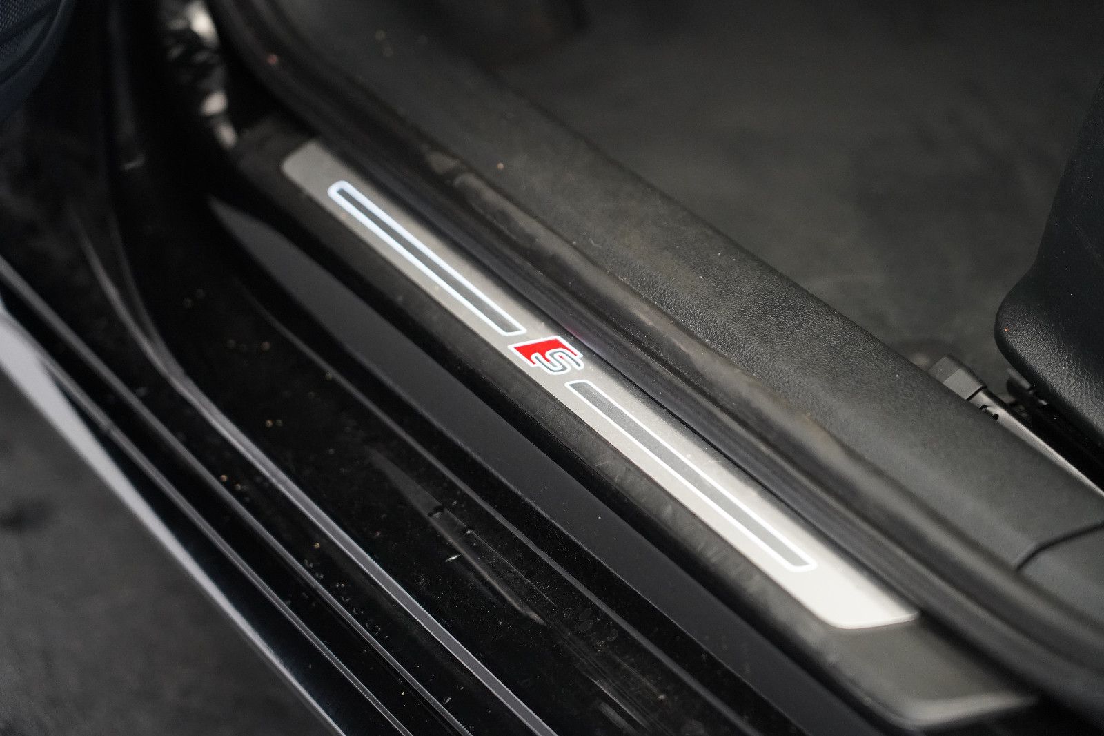 Audi A4 Avant 35 TFSI S Line S-Tronic - Samsaru's Car Outlet