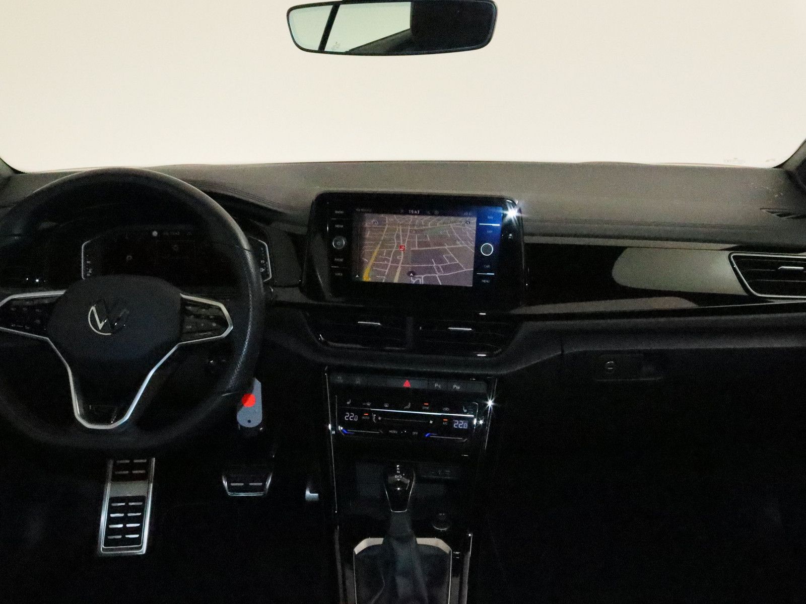 Volkswagen T-Roc 1.5 TSI R-Line - Samsaru's Car Outlet