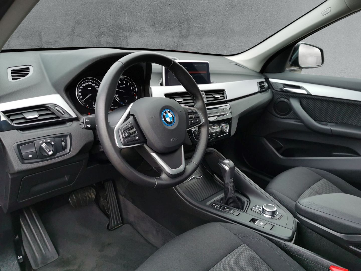 BMW X1 xDRIVE 25e ADVANTAGE - Samsaru's Car Outlet