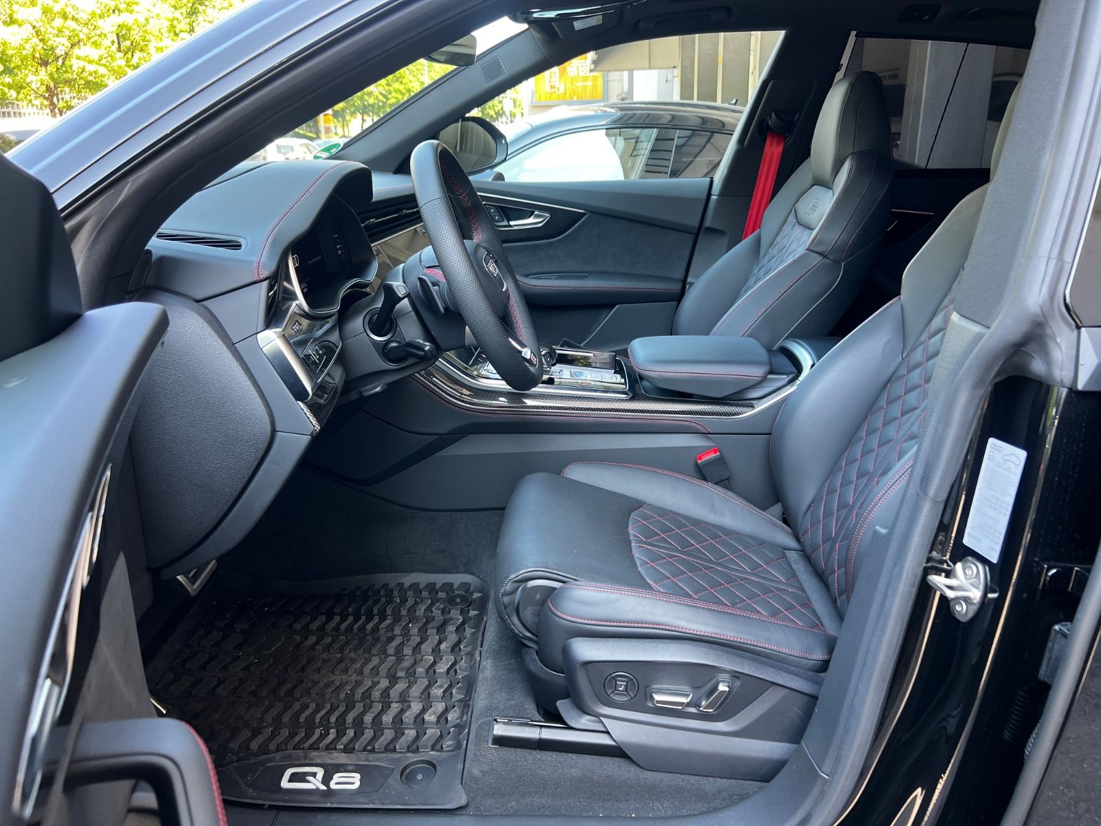 Audi Q8 50 TDI qu S Line Competition+ - Samsaru's Car Outlet